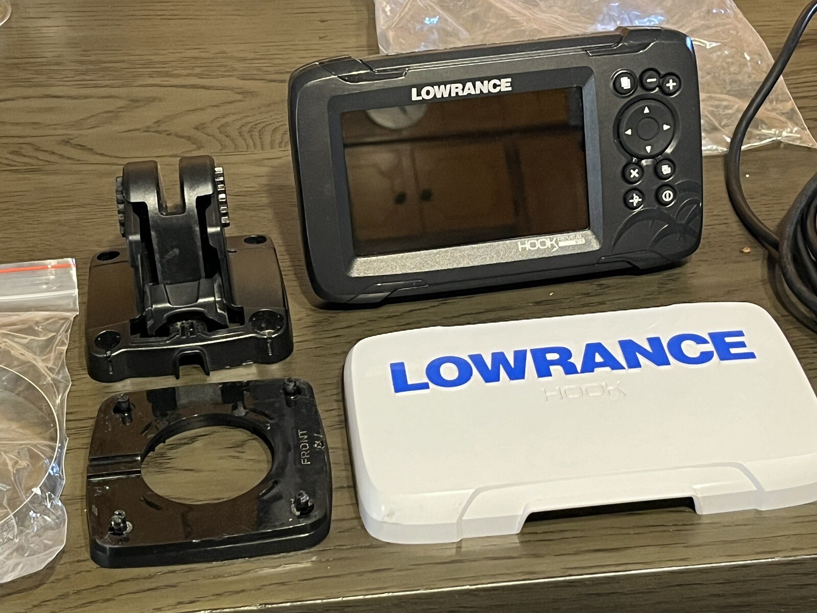 Lowrance Hook Reveal 5TS Fishfinder With Transducer/Mount/Wiring Works
