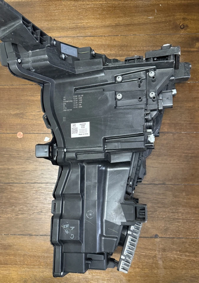 Faro LED perfecto 23-25 Cadillac Lyriq pasajero derecho lado derecho OEM 85022350 Foto 3 de 4