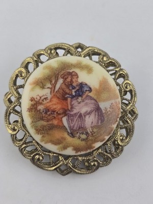 Vintage West Germany Fragonard Courting Couple Cameo Brooch /Pin 