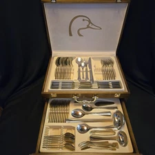 62 Piece Ducks Unlimited Silverware Set 18/10 Stainless Flatware in Display Case