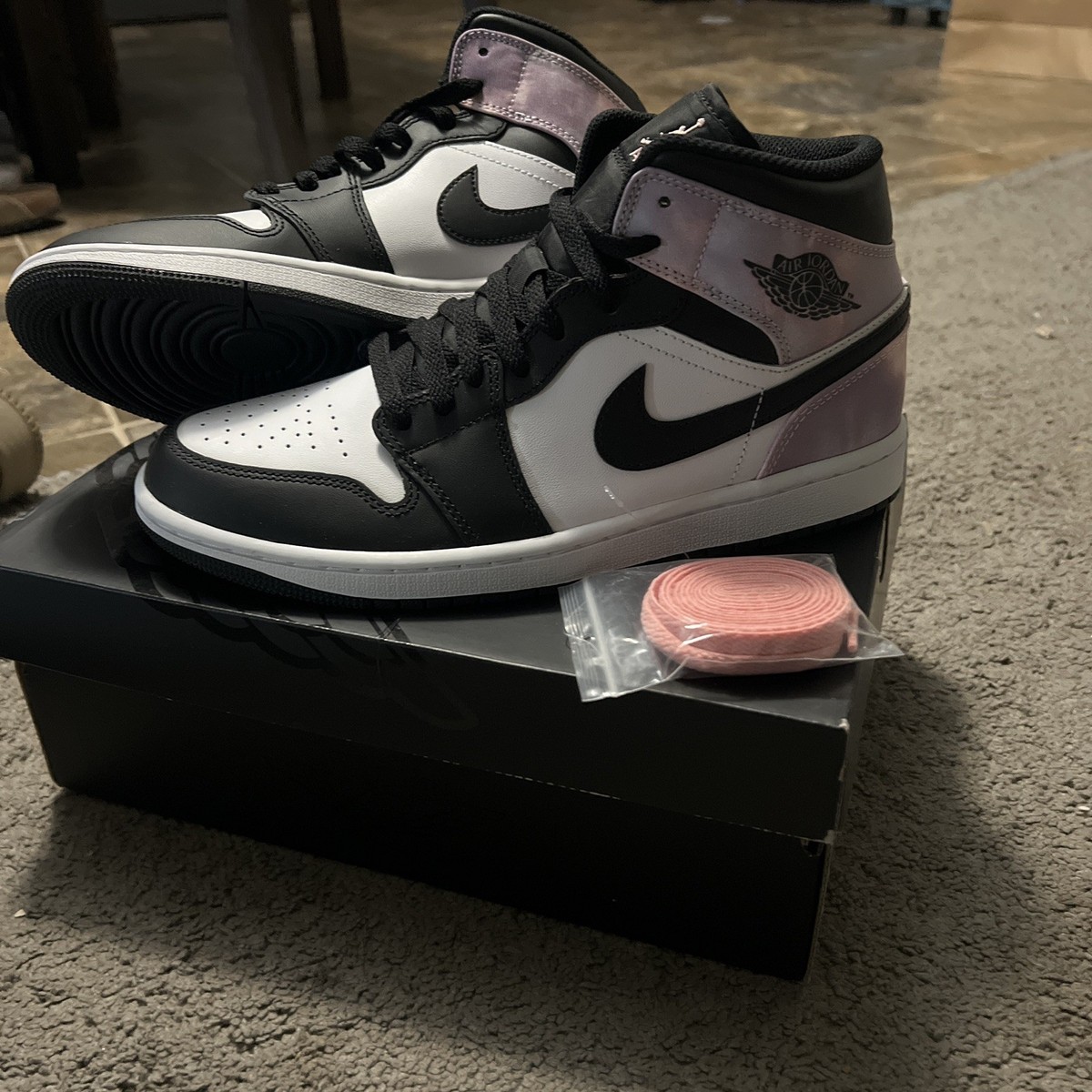Nike Air Jordan 1 Mid SE Zen Master Black Bleached Coral Men Size