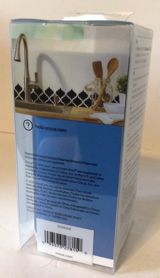 Cricut Joy™ Smart Vinyl™ – Removable OCEAN BLUE 5.5" x 10 ft (13.9cm x 3m) - Image 3 of 4