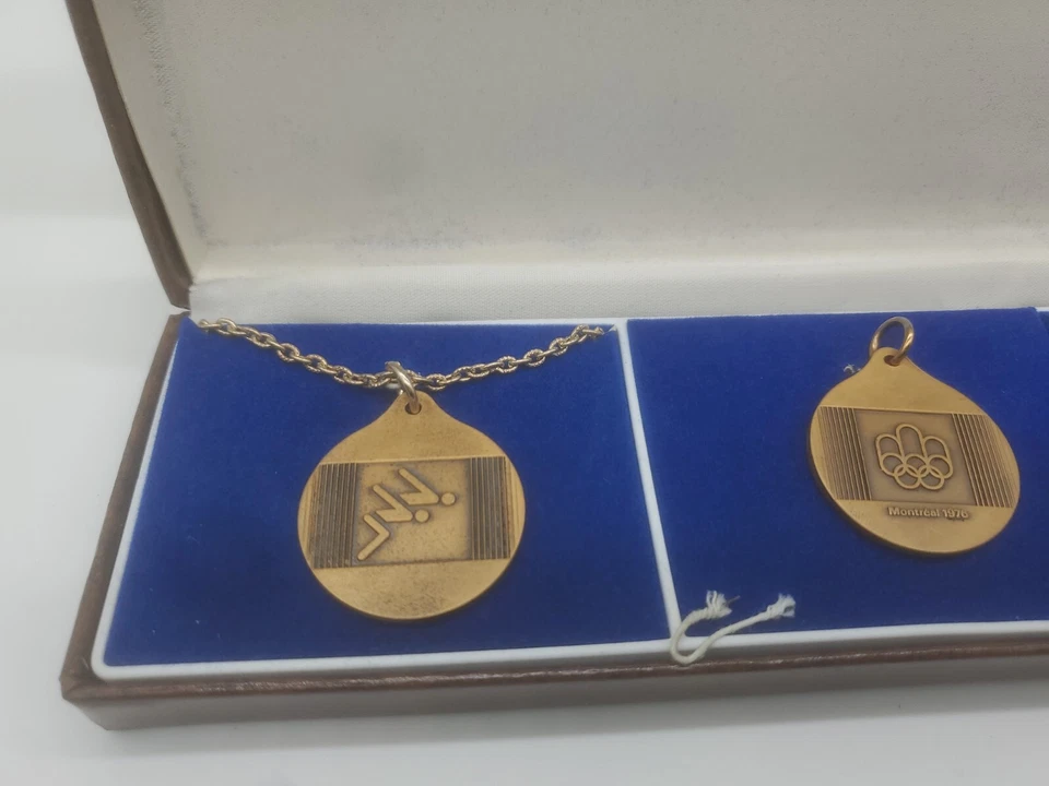 Wm. Wrigley Jr Company 1976 Olympic Game Necklace & Key Chain NEW in Box RARE - Image 2 of 4