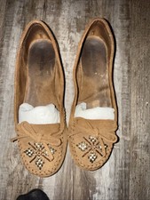 minnetonka womens moccasins size 7.5 Beaded Brown