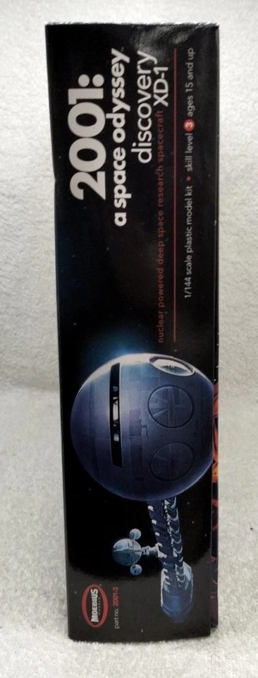 MOEBIUS 2001: A SPACE ODYSSEY Discovery XD-1 1/144 Model Kit - Japan - Image 2 of 4