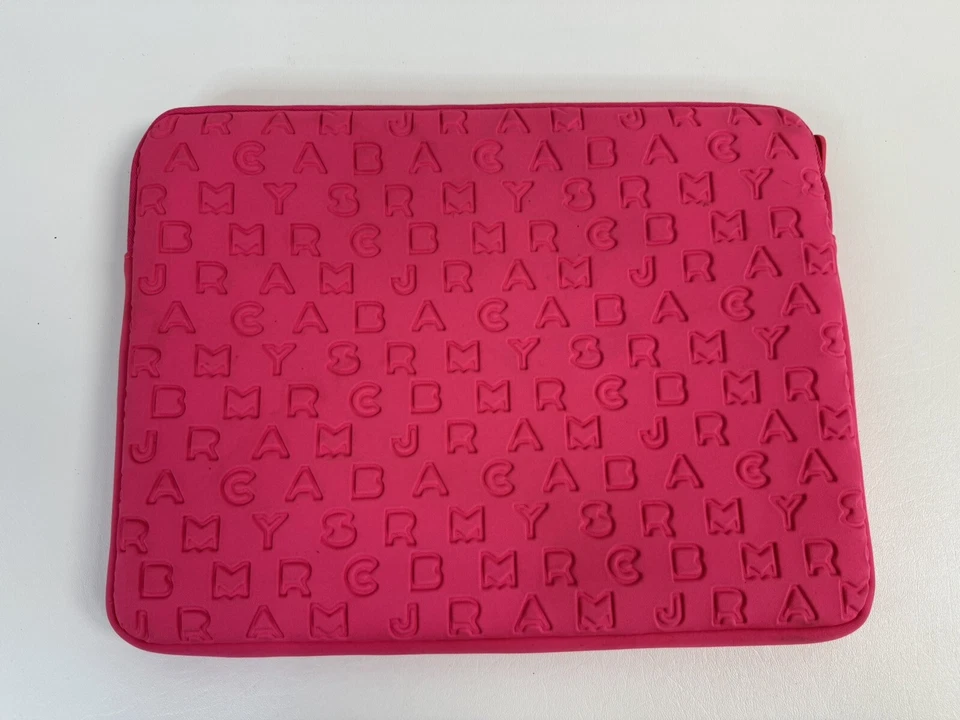 Marc by Marc Jacobs Neopreno Rosa Repujado Acolchado Estilo Laptop Funda Bolso Estuche Foto 2 de 4