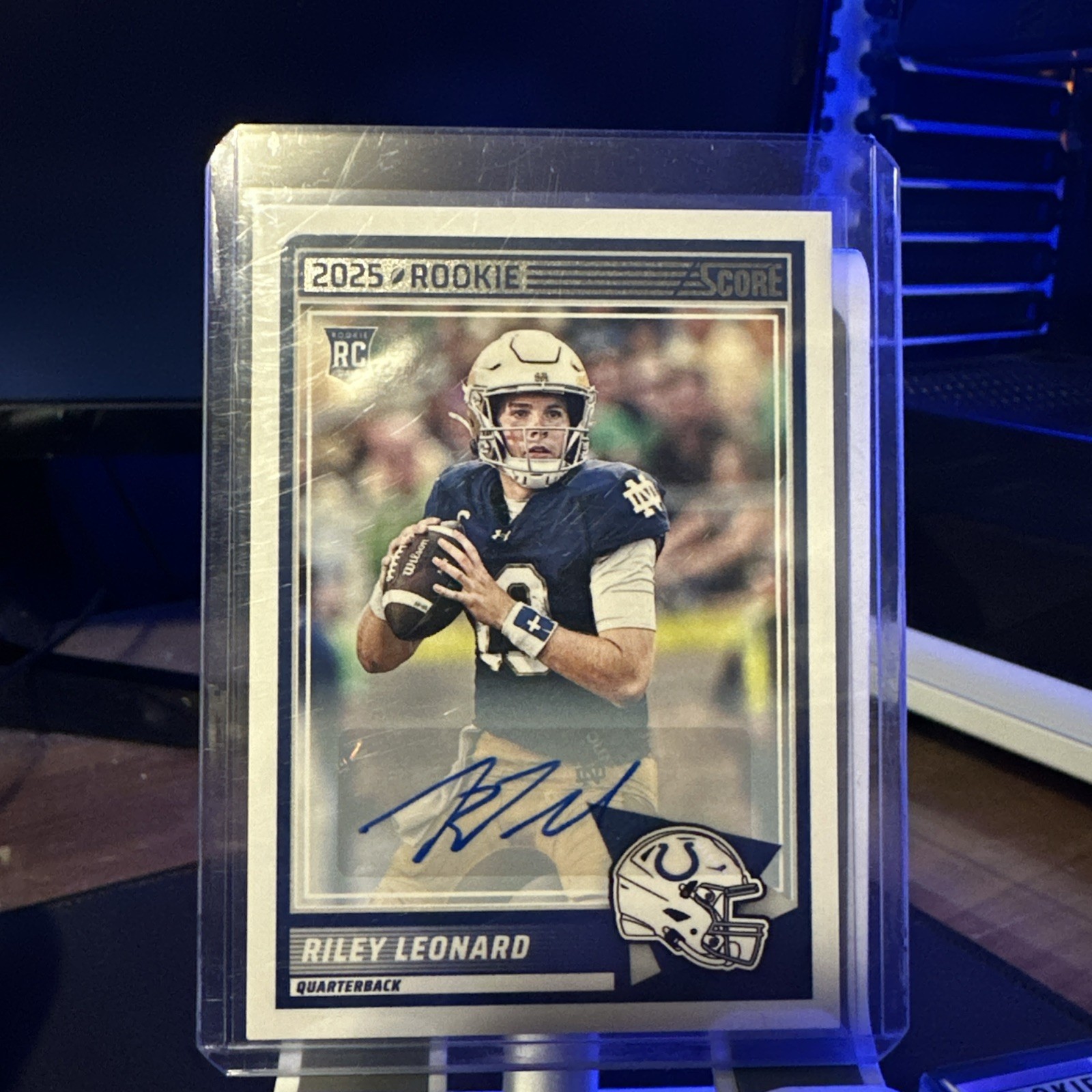 2025 Panini Score Football Riley Leonard - Base RC Auto #9 Indianapolis Colts