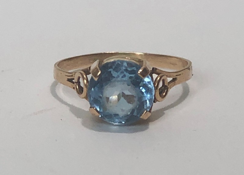 Vintage 14K Gold Cornflower Aquamarine Glass stone Ring size 7.25 8mm