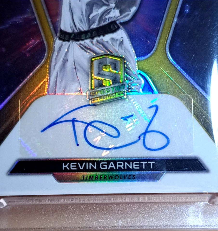 Kevin Garnett /10 (AUTO, Bookend, Pop 1, PSA 8)💥2022 Panini Spectra Deep Space - Image 2 of 4