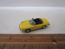 Malibu International 1/87 HO Scale Alfa Romeo Spider Yellow Car For Train layout