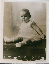 News Photo Darling Baby Attempts A Seated Curtsy For Portrait Infants 7X9