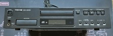 TASCAM CD-200i CD Player / Ipod port - Works good no remote 