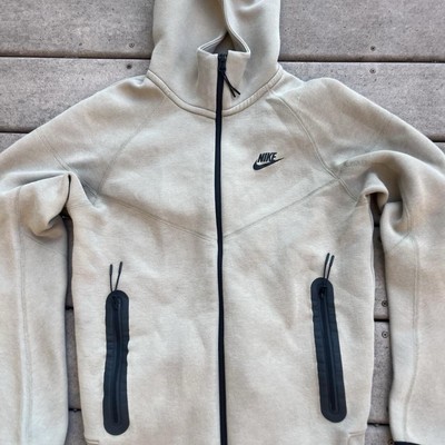 Cream Nike Tech New Gen 