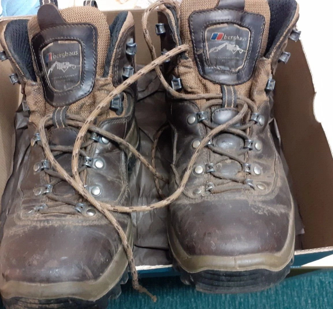 Hiking boots top sale uk