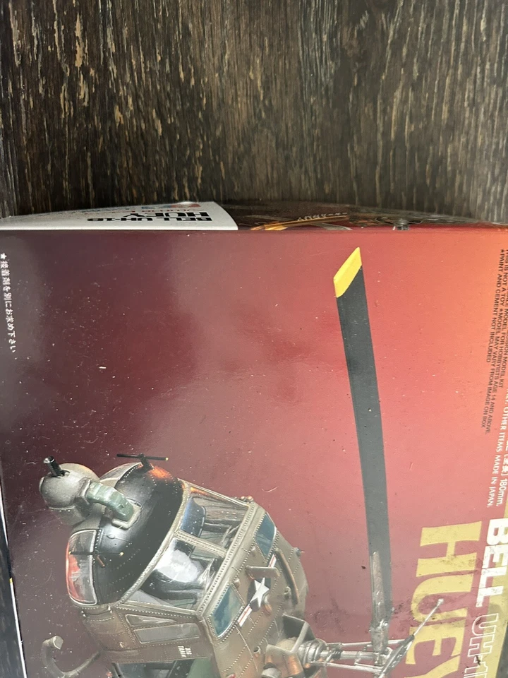 Пластиковая модель 1/72 Bell Uh-1B Huey Warbird коллекция No22 60722 штук запечатанная - Изображение 4 из 4