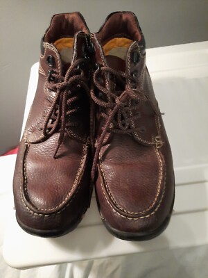 Dockers Brown and Dark Brown Leather Chukka Boots Dockers Davis rugged Lace-up Chukka Boots in Brown for Men  main image 4