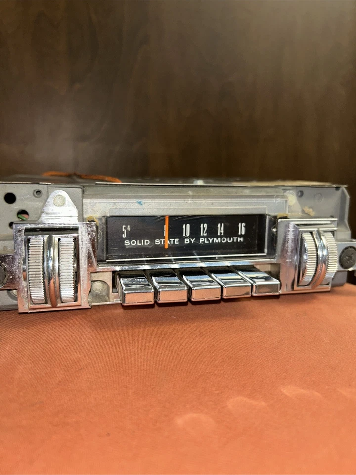 Plymouth Valiant AM 1968 1969 rueda pulgar radio raro funciona EE. UU. Foto 3 de 4