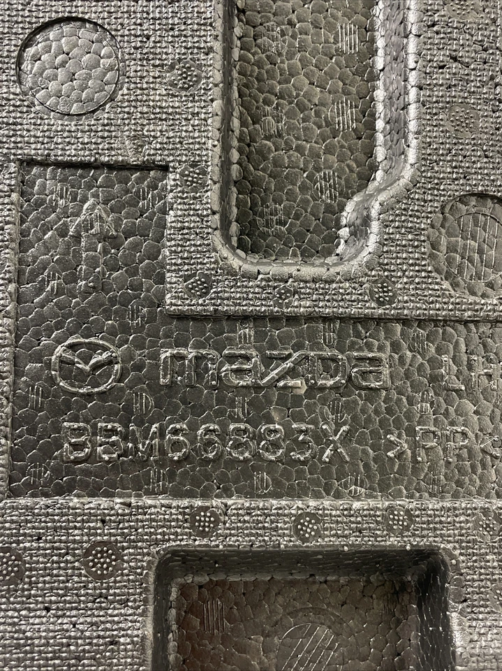 2012 MAZDA 3 REAR LEFT DRIVER SPARE TOOL STORAGE CASE ASSEMBLY OEM+ - Image 3 of 4