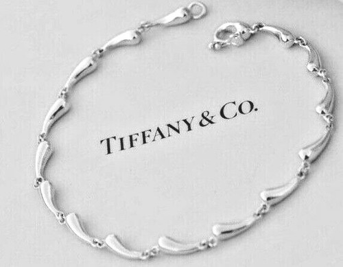 tiffany and co teardrop bracelet