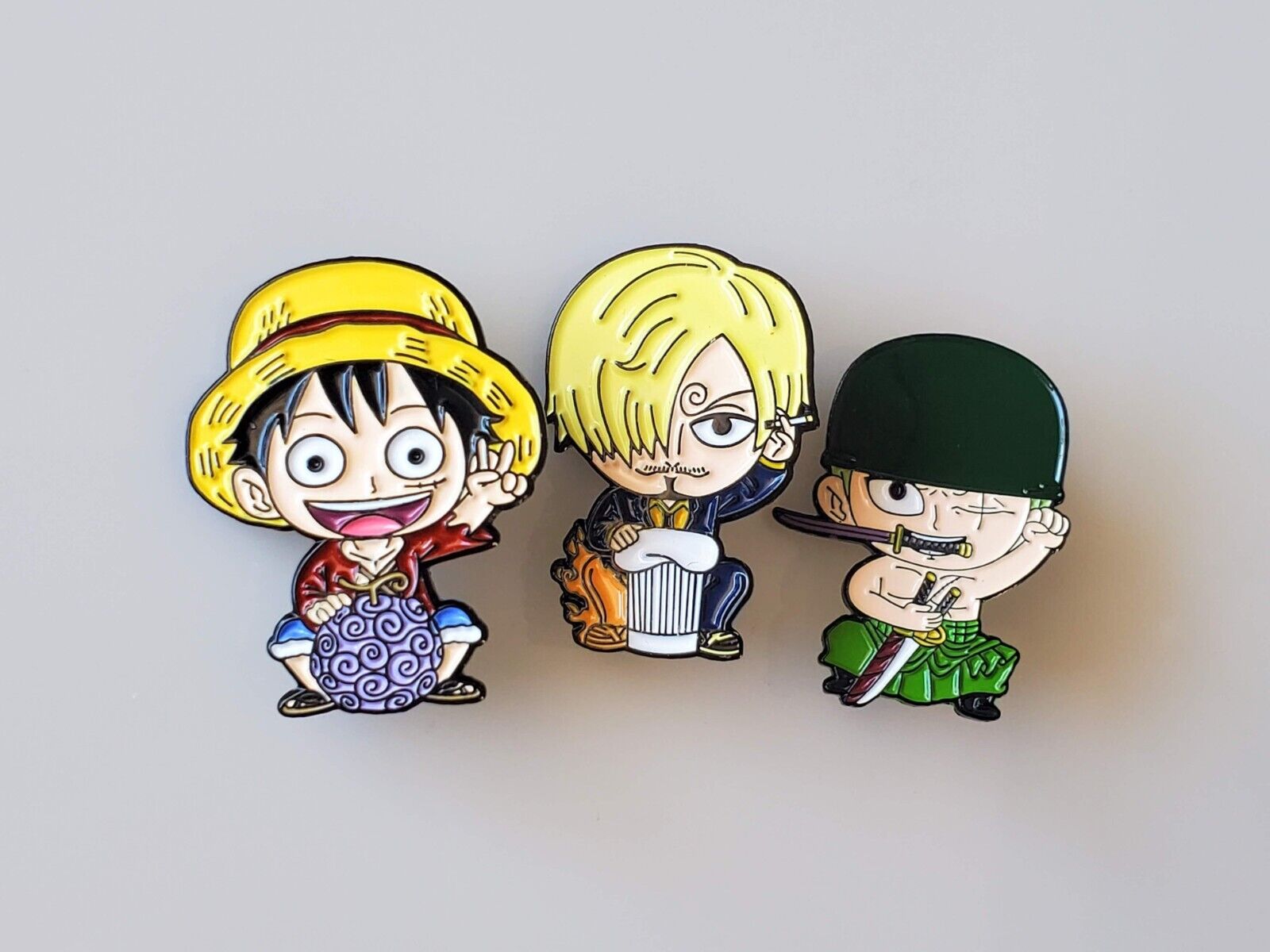 ONE PIECE LUFFY SENPAI RUBBER PIN BDGE – Anime Pop