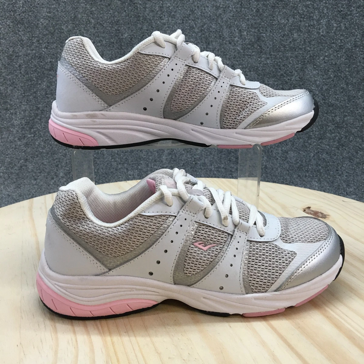 Everlast slip hotsell on sneakers