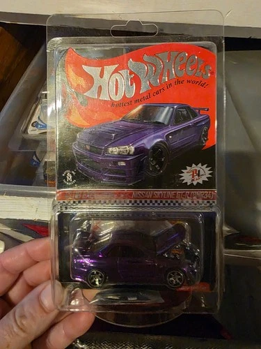 Hot Wheels RLC Redline Club Nissan Skyline GTR BNR34 Purple Membership Patch Pin