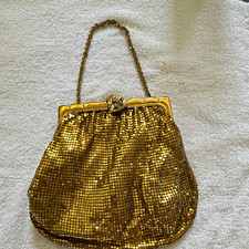 Vintage Gold Tone Metal Mesh Evening Bag Purse w/ Chain Handle Rhinestone Clasp
