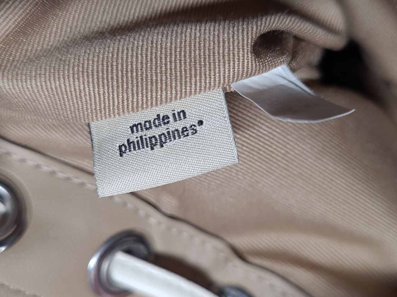 Coach White Leather Small Drawstring Crossbody Bag - image 8