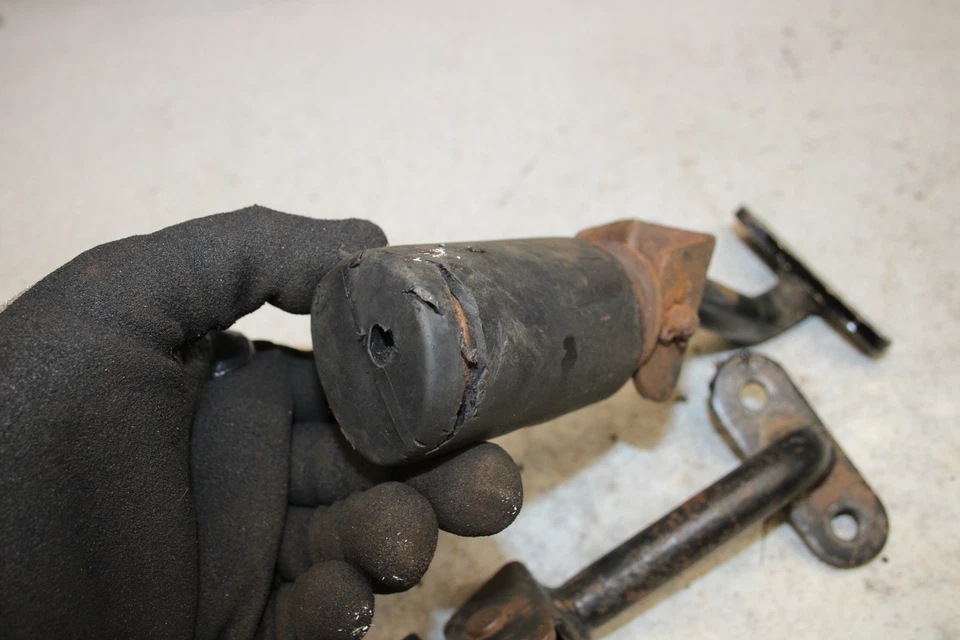 Kawasaki G4TR 1974 Trail Boss reposapiés delanteros clavijas escalones S7-3593.Xn Foto 4 de 4