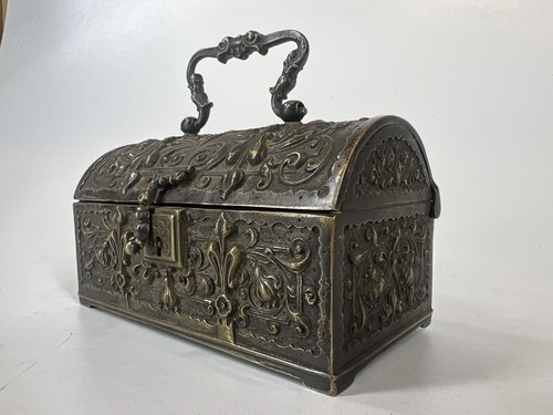 Antique Bronze Raised Relief Stamp Box Ggleykauf Nurnberg Germany - Picture 18 of 18
