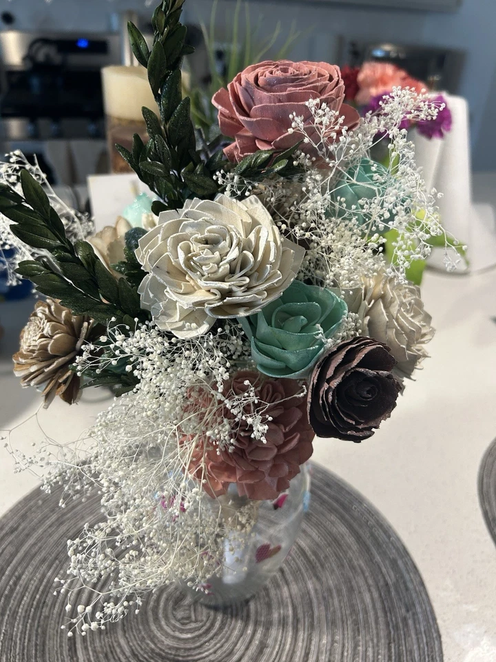 Ramo floral de madera sola hecho a mano Foto 2 de 4