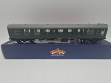 #6780 Bachmann 39-053F Mk1 SO second open `S3848` in BR green.
