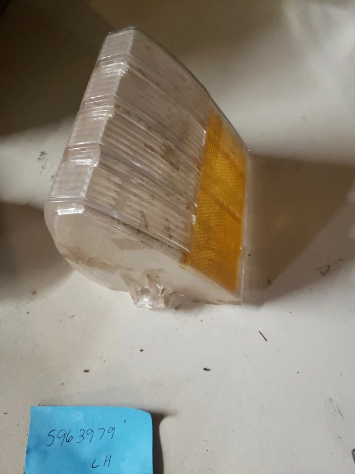 Marcador intermitente Oldsmobile Toronado NOS GM 596397O 71-72 Foto 2 de 4