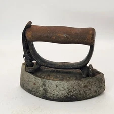 Antique Sad Iron Sensible No. 4 N.R.S. & Co. Mini Iron 1900s 