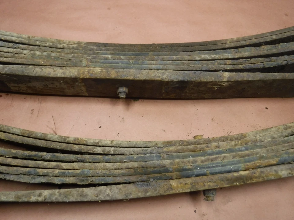 Juego de resortes de hoja trasera Jeep Comanche MJ 86-92 fabricante de equipos originales de fábrica Foto 4 de 4