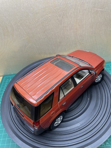 GATE 2001 Diecast Orange Saturn Vue (!!!) 1/18th Model - Picture 16 of 16