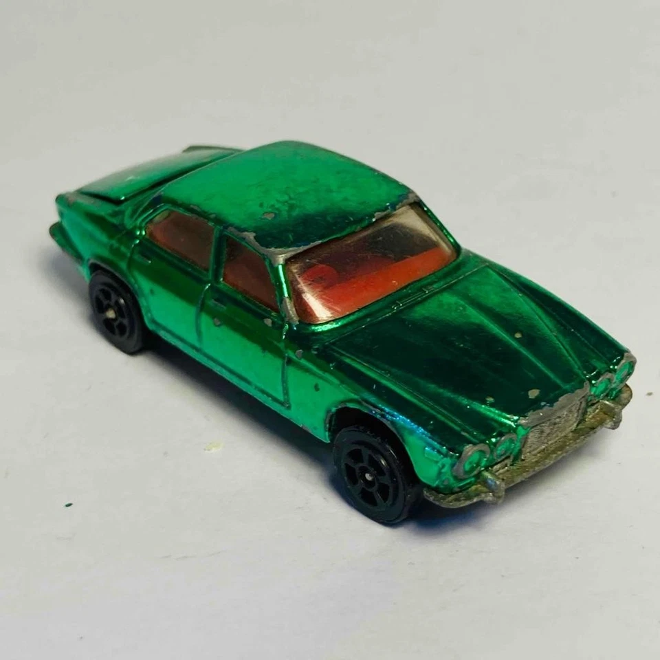 Corgi Rockets #D902 Jaguar XJ6 Green / Red Interior - Original Vintage (ref18) - Image 2 of 4