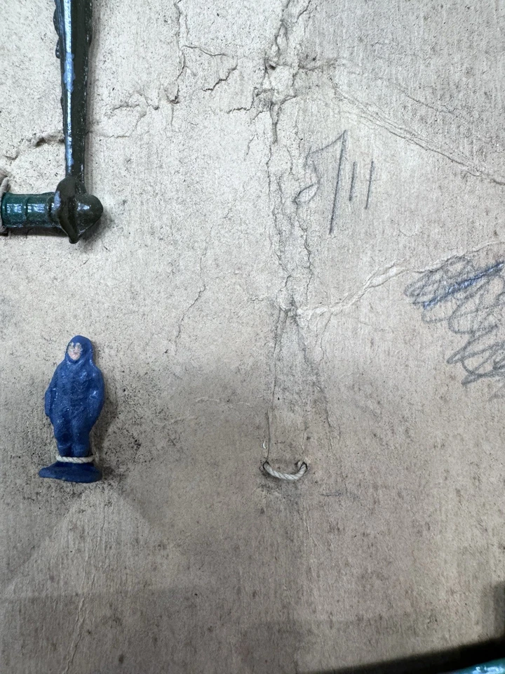 Timpo: Raro conjunto de estación de bombardero. c1950s.  Con tapa de caja, atado a tarjeta original Foto 4 de 4