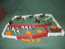 Ertl 1993 Farm Country Riding Stable Parts Horses Riders Trainers, Fence Lot
