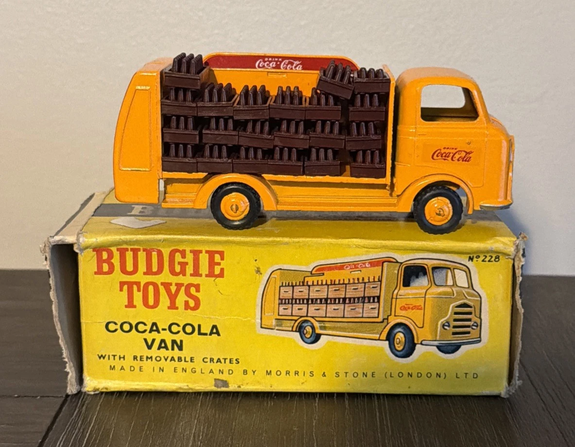 ビンテージ品　バッジートイ　BUDGIE TOYS イギリス製　トラクター　バス 0816409010096_00_L.jpg
