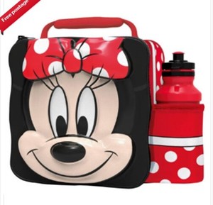 lunch box with water bottle and bolsa