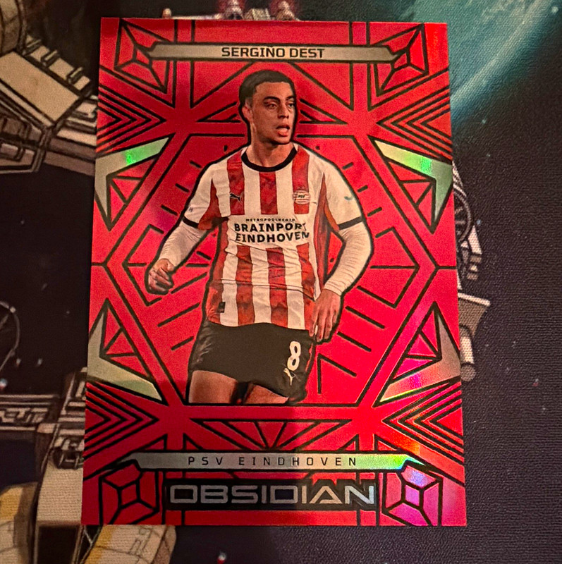 Panini Obsidian Soccer 2026 Sergiño Dest PSV Eindhoven Red /10