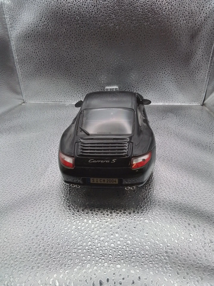 Maisto Porsche 911 Carrera S Black 1:18 Diecast Model Car - #4456 - Image 4 of 4