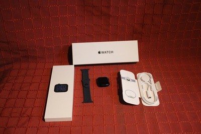 Apple Watch SE 3 (GPS + Cellular) 44mm M/L Smartwatch