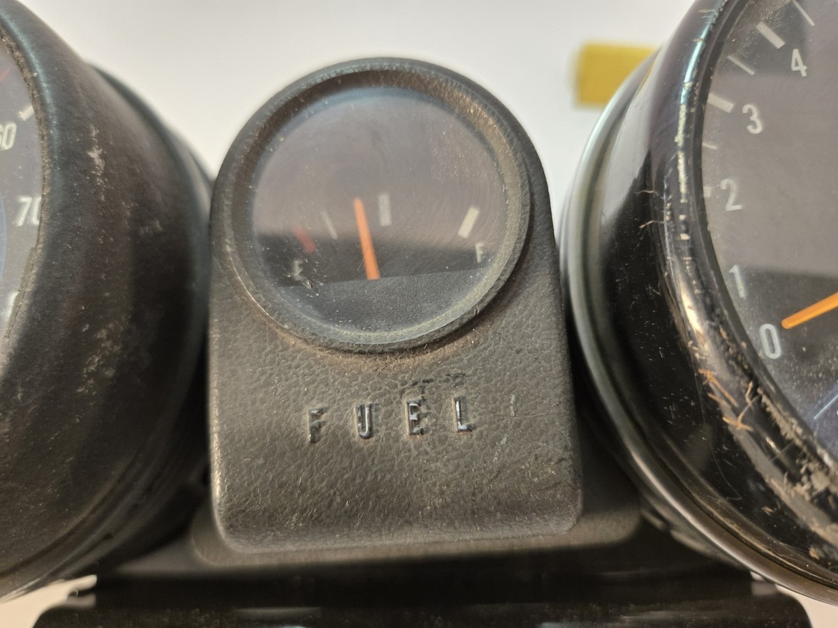 1981 Kawasaki KZ1000 LTD K13516) speedo tach fuel gauge cluster