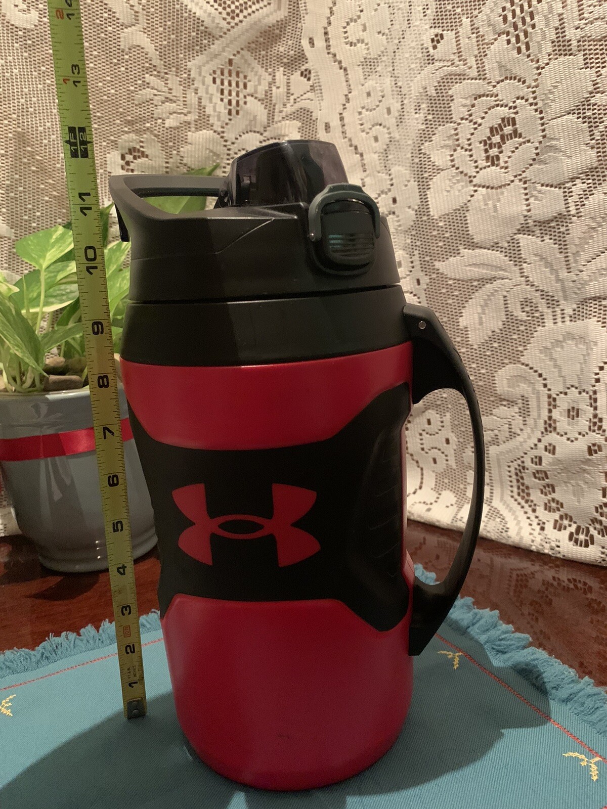 💥Under Armour Playmaker Sport Jug, Water Bottle with Handle, Foam Insulated