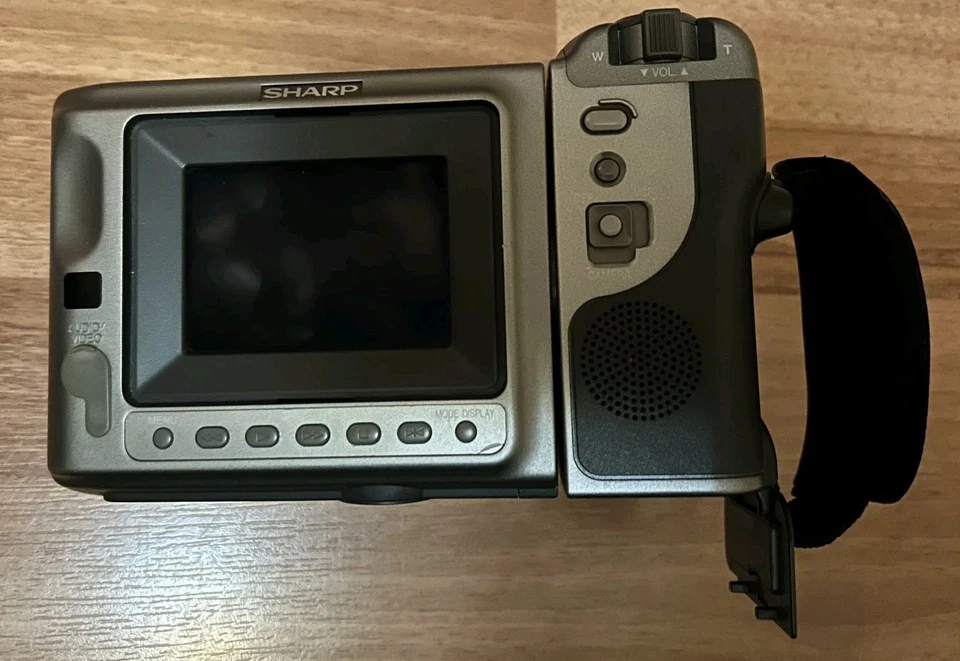 Sharp Viewcam Hi-8 Camcorder w/Bag, Batteries, Remote, Power Cord, Tape, Manual - Image 3 of 4