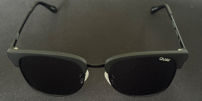 QUAY Evasive Sunglasses Matte Polarized 126 Smoke Gray Lenses 53 20-150, USED