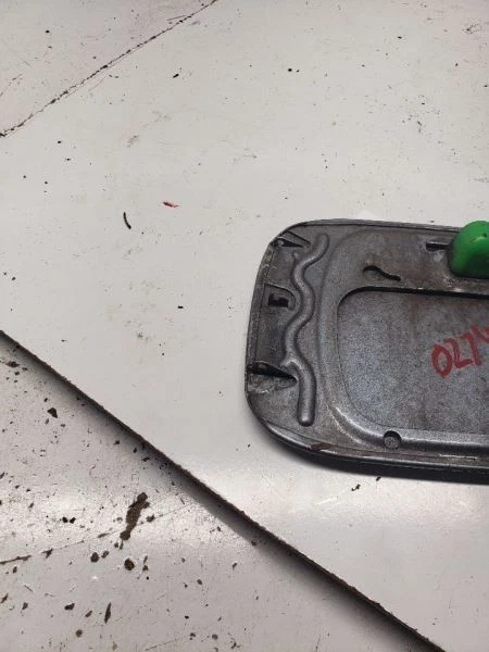 325XI 2005 Fuel Filler Door 1108397 - Image 2 of 4