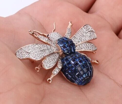 Broche prendedor de abeja zafiro simulado corte redondo de 2,50 quilates enchapado en oro rosa de 14 quilates Foto 2 de 4